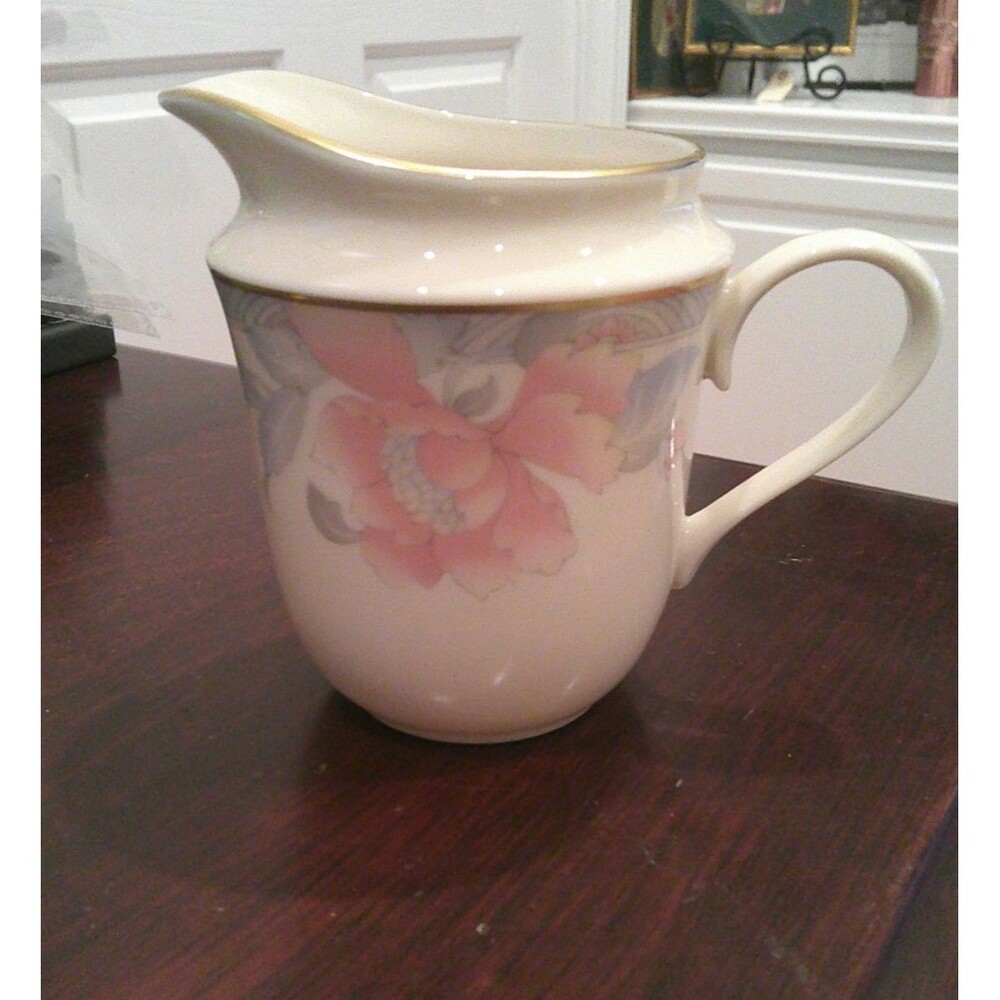Lenox Westwood  China Pattern ( Retired 1991 ) Creamer  floral pattern gold Trim